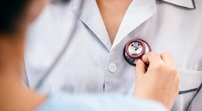 استشاري: انخفاض درجات الحرارة يزيد من خطر الإصابة بأمراض القلب