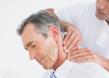 استشاري: أغلب مشاكل الرقبة تُعالج بدون جراحة والسلوكيات الخاطئة السبب الرئيسي