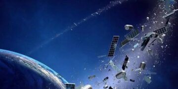 رائدة الفضاء السعودية : “المخلفات” من أبرز المشكلات التي تشكل خطرا على رواد الفضاء