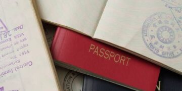 تحتل السعودية مرتبة متقدمة.. إليك قائمة أقوى جوازات السفر العربية لعام 2025 (فيديو)