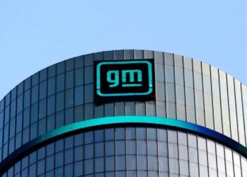 جنرال موتورز تسجل خسائر بـ 2.96 مليار دولار في الربع الرابع