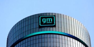 جنرال موتورز تسجل خسائر بـ 2.96 مليار دولار في الربع الرابع