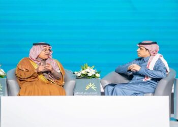 نائب وزير الصناعة يستعرض المقومات الصناعية والاستثمارية في محافظة حفر الباطن