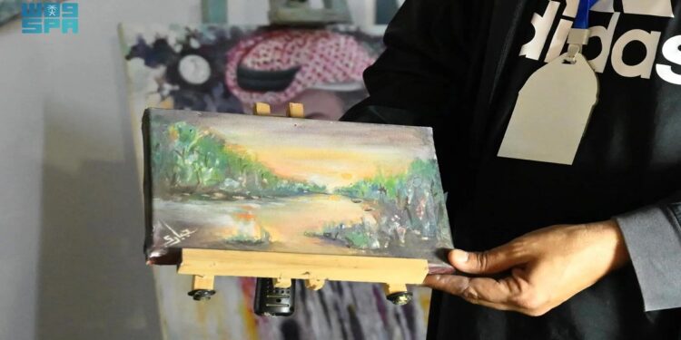 “نادي فنون جازان يبدع في معرض “قرية إرث” بأعمال مستوحاة من التراث المحلي