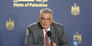 سفير فلسطين يشيد بدور المملكة التاريخي في دعم قضية بلاده