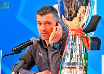 نهائي السوبر الإيطالي .. انعقاد المؤتمر الصحفي لمدربي إنتر ميلان وإي سي ميلان