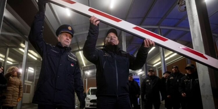 تسمح لحاملي تأشيرة الاتحاد الأوروبي بالدخول.. رومانيا وبلغاريا تعلنان عن ضوابط جديدة للحدود البرية