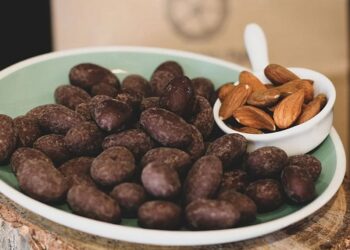 تناولها باعتدال مع نظامك الغذائي.. دراسة أمريكية: وجبة لذيذة يمكنها خفض الكوليسترول الضار