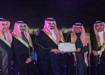 أمير المدينة المنورة يشهد تسليم رخصة ‘مرسى الجار’