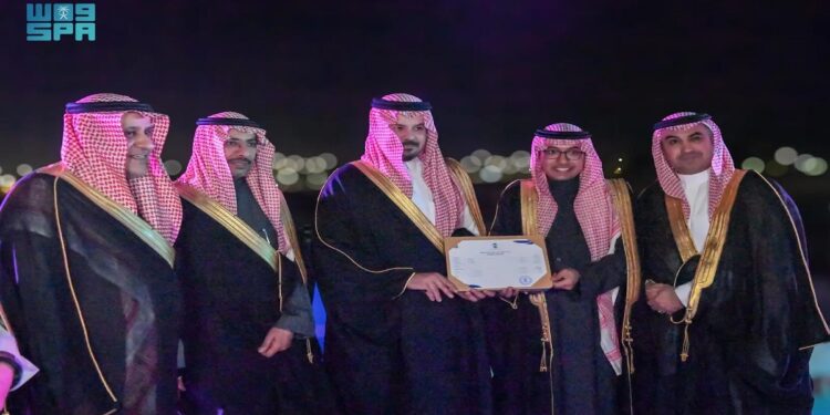 أمير المدينة المنورة يشهد تسليم رخصة ‘مرسى الجار’