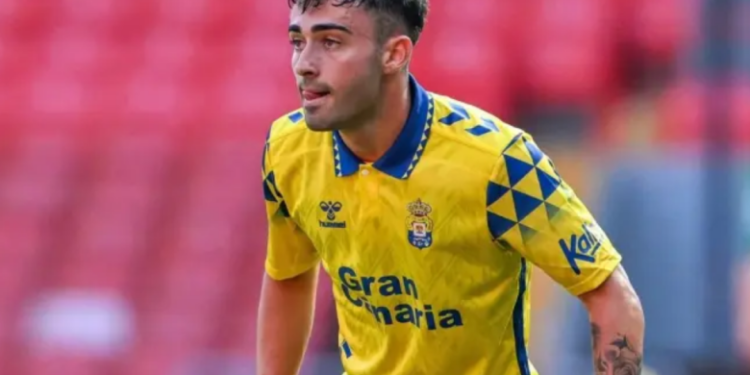 بعد اهتمام الهلال والاتحاد .. لاس بالماس يحسم مصير ألبرتو موليرو