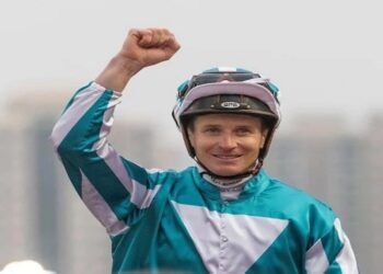 النيوزيلندي جيمس ماكدونالد يتصدر المشاركين في تحدي الخيّالة الدولي ضمن مهرجان كأس السعودية 2025