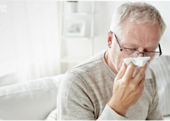 استشاري: يجب عزل كبار السن ومرضى القلب عن الشباب والأطفال المصابين بالزكام