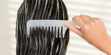 دليل استخدام البلسم للحصول على شعر صحي ولامع