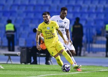 الدوري السعودي للمحترفين : التعادل الإيجابي بهدف لمثله يحسم مواجهة الخليج وضمك