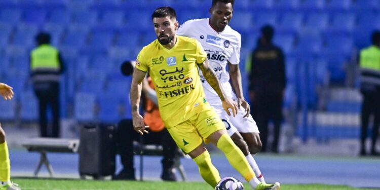 الدوري السعودي للمحترفين : التعادل الإيجابي بهدف لمثله يحسم مواجهة الخليج وضمك
