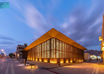 مساحة العُلا للتصميم تحتضن معرض “مدرسة الديرة” بمجموعة من الأعمال الإبداعية