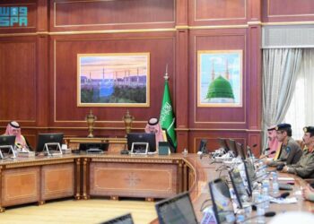 أمير منطقة المدينة المنورة يرأس اجتماع لجنة الحج والزيارة