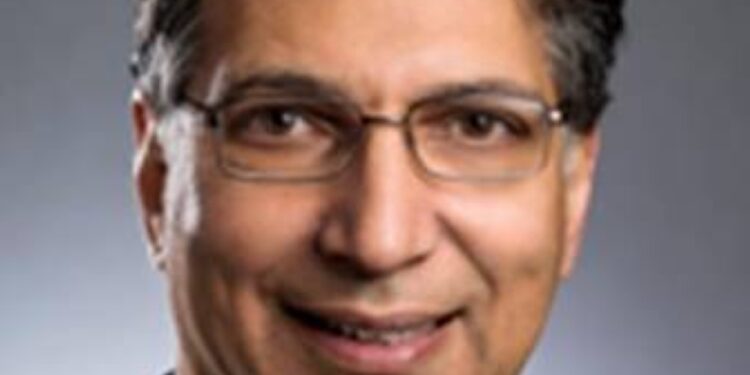 البروفيسور أوبنهايمر، خبير طب الرئة العالمي يقوم بجولة عبر المملكة لتعزيز الوعي بالمرض