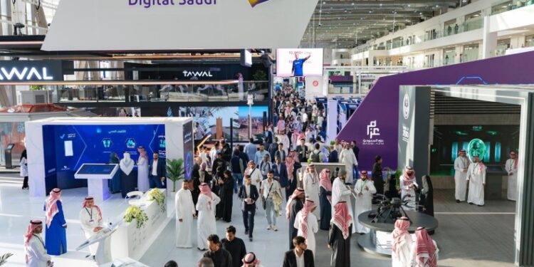 السعودية تدشن أول ملاعبها “الرقمية” هذا العام بتقنيات ذكاء اصطناعي وواقع معزز