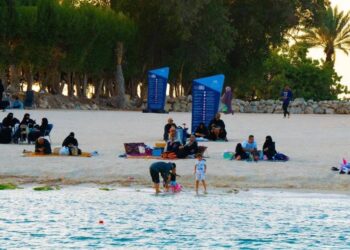 شاطئ المستقبل بكورنيش جدة يستقبل زواره بتجارب ترفيهية متميزة