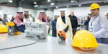 الخريف يتفقد المشاريع التنموية والاقتصادية في الحدود الشمالية