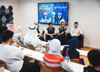 فورمولا إي تلتقي بمجموعة من طلاب الجامعات المتميزين في مدينة جدة