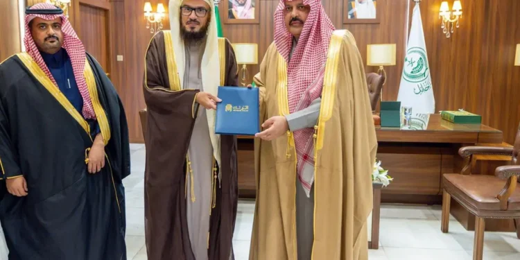أمير منطقة حائل يستقبل رئيس مجلس إدارة جمعية “أثر تك”