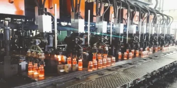 “زجاج” تبدأ الإنتاج التجاري للخط السادس للعبوات الزجاجية بطاقة 25 ألف طن سنويًا