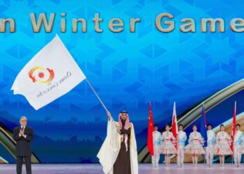 المملكة تتسلم علم استضافة دورة الألعاب الآسيوية الشتوية العاشرة “نيوم 2029”