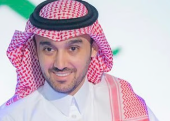 وزير الرياضة يهنئ القيادة بحلول رمضان: “نسأل الله أن يعيده على وطننا بالخير”