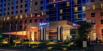 تماشيًا مع رؤية 2030.. مواعيد افتتاح الفنادق الجديدة لـ راديسون بالمملكة (إنفوجراف)