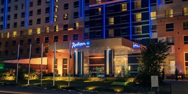 تماشيًا مع رؤية 2030.. مواعيد افتتاح الفنادق الجديدة لـ راديسون بالمملكة (إنفوجراف)