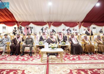 نائب أمير نجران يرعى مهرجان مغازرة الإبل ومسيرة الهجن والخيل في مهرجان شرورة الشتوي