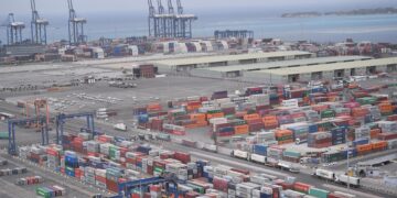 موانئ السعودية تتصدر العالم باستثمارات لوجستية ضخمة وارتفاع قياسي في الأداء