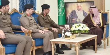 الأمير جلوي بن عبدالعزيز يبارك تعيين نائب مدير شرطة ⁧‫نجران‬⁩ ومدير مرور المنطقة