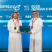 تسليم شارة منتدى الاستثمار الرياضي لرئيس مجلس إدارة الاتحاد السعودي للسيارات والدراجات النارية
