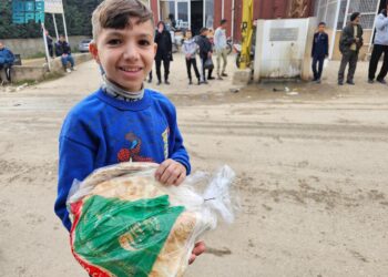 مركز الملك سلمان للإغاثة يوزع 175 ألف ربطة خبز للأسر اللاجئة في شمال لبنان خلال الأسبوع الماضي