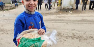 مركز الملك سلمان للإغاثة يوزع 175 ألف ربطة خبز للأسر اللاجئة في شمال لبنان خلال الأسبوع الماضي