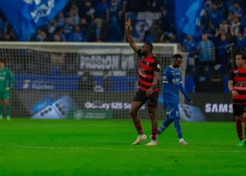 الرياض يفرض التعادل على الهلال ويمنح الاتحاد فرصة توسيع الفارق