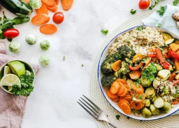 النمط الغذائي الغربي قد يزيد خطر الاكتئاب وألزهايمر