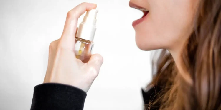 8 حقائق مهمة عن رائحة الفم الكريهة: أسبابها وطرق التعامل معها