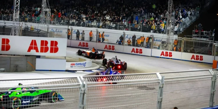 جدة تستعد لاستضافة “فورمولا إي” على أسرع حلبة شوارع في العالم