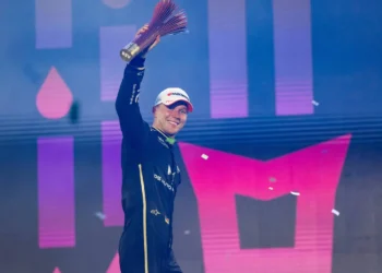 فورمولا إي جدة»: الألماني ماكسيميليان يحلّق بصدارة الجولة الثالثة