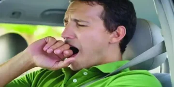 “غفوة” ثانية واحدة أثناء قيادة السيارة قد تعني كارثة