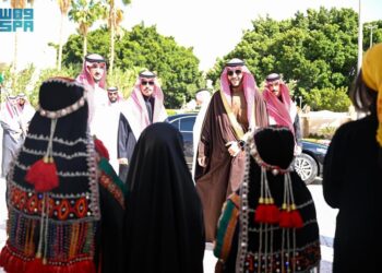 محافظ الطائف يشارك منسوبي المحافظة حفل يوم التأسيس