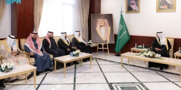 محافظ الأحساء يستقبل رئيس اللجنة الوطنية الصناعية باتحاد الغرف السعودية