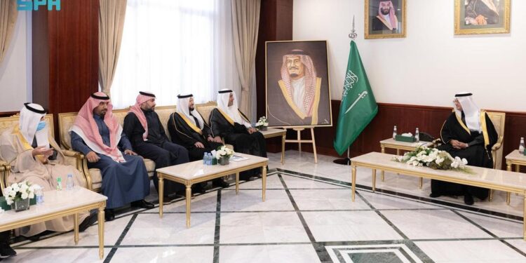 محافظ الأحساء يستقبل رئيس اللجنة الوطنية الصناعية باتحاد الغرف السعودية