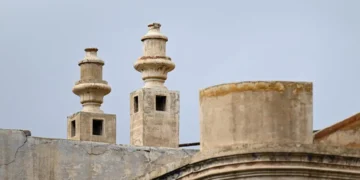 الشتاء .. يعيد للطائف ذكرى فوهات المداخن