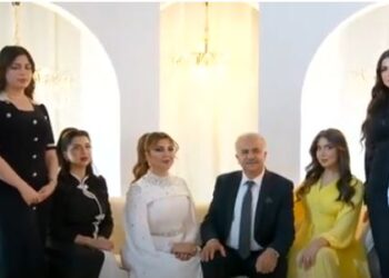 بحضور الأبناء والأحفاد.. سوري يعيد حفل زواجه بعد 30 عاما (فيديو)